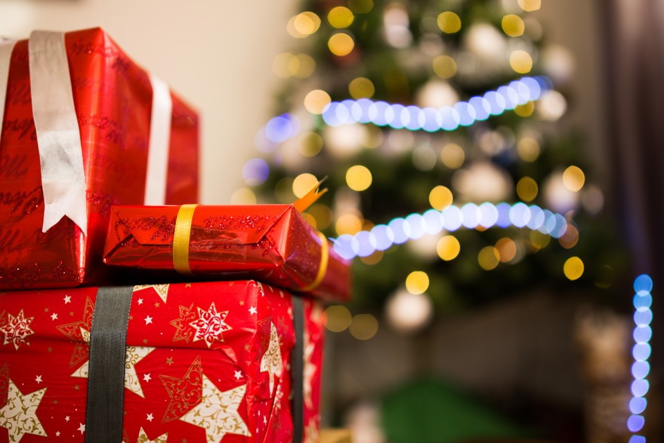 Cadouri, sărbători, Crăciun, idei de cadouri, cadouri ieftine, prieteni, iarnă, reduceri
